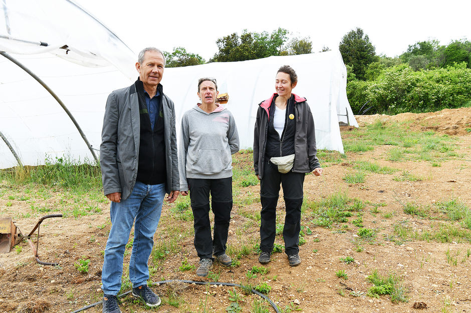 Christian Mounier aux côtés d’Elisabeth Gasnault et Nadège Bouchon, à la tête des « Belles Plantes » depuis un an. - Agrandir l'image (fenêtre modale)