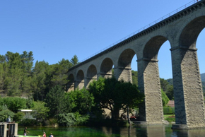 Vue sur l'aqueduc - Agrandir l'image, fenêtre modale