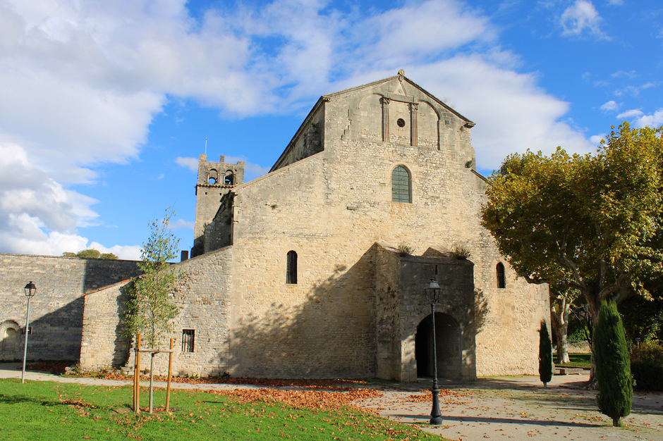 Le site de fouille « Cathédrale-Nord » se trouve à côté de l’édifice religieux, à Vaison-la-Romaine. - Agrandir l'image (fenêtre modale)