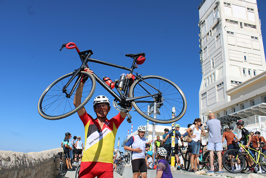 Un cycliste - Agrandir l'image (fenêtre modale)