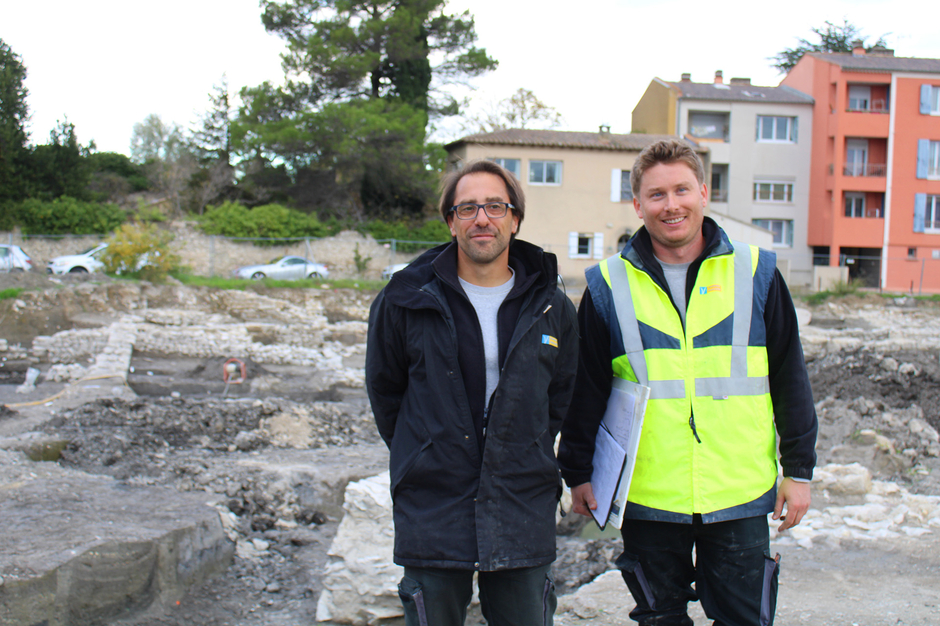 L’archéologue Guilhem Baro, à la direction du chantier de fouille, et son collègue, Raphaël Gagon.  - Agrandir l'image (fenêtre modale)