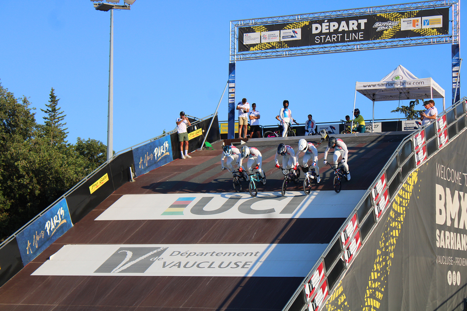 L’équipe de France de BMX à l'entrainement - Agrandir l'image (fenêtre modale)