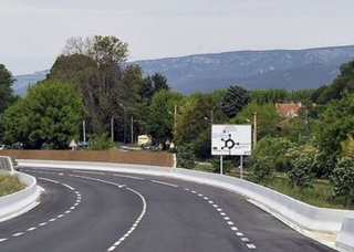 Vue d'une route goudronnée